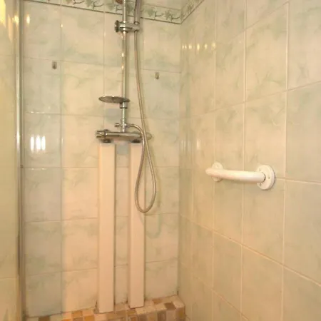 شقة T1 Avec Balcon, Climatisation Et Parking Pres Du Parc Charles De Gaulle A - Fr-1-553-101 *