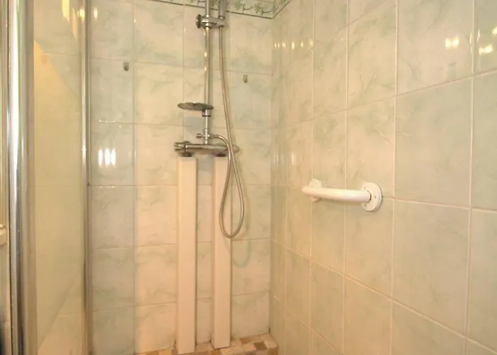 아파트 T1 Avec Balcon, Climatisation Et Parking Pres Du Parc Charles De Gaulle A - Fr-1-553-101 *